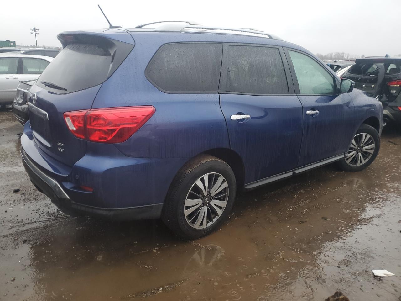 2017 NISSAN PATHFINDER - Фото 3