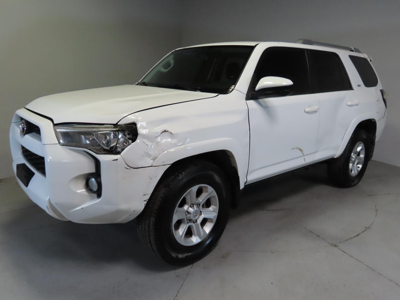 2018 TOYOTA 4RUNNER SR - Image 2