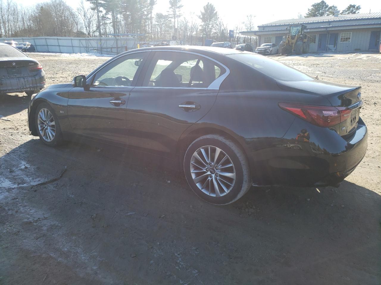 2018 INFINITI Q50 LUXE - Image 2