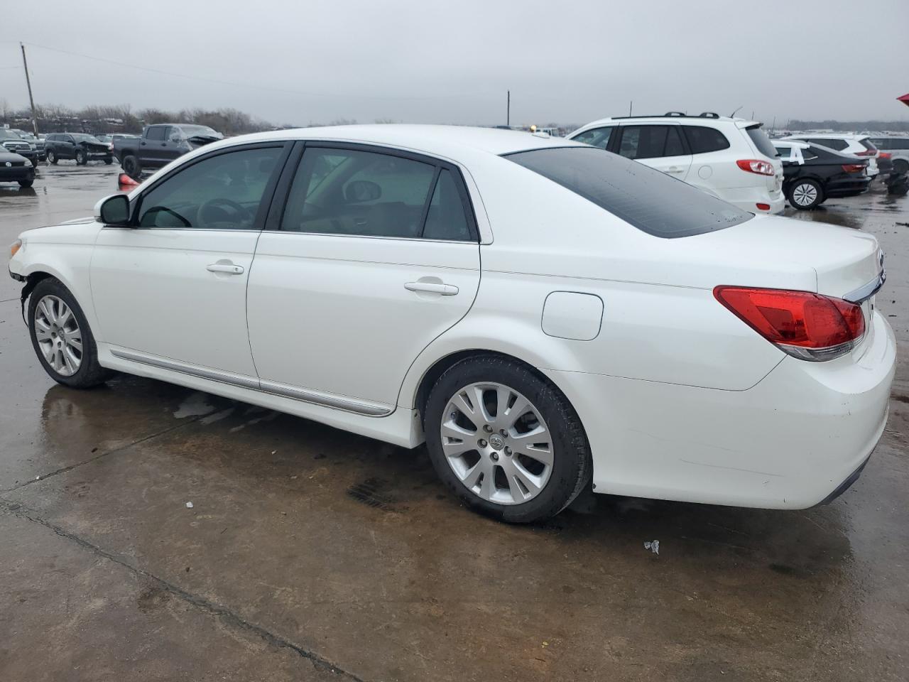 2011 TOYOTA AVALON BAS - Image 2