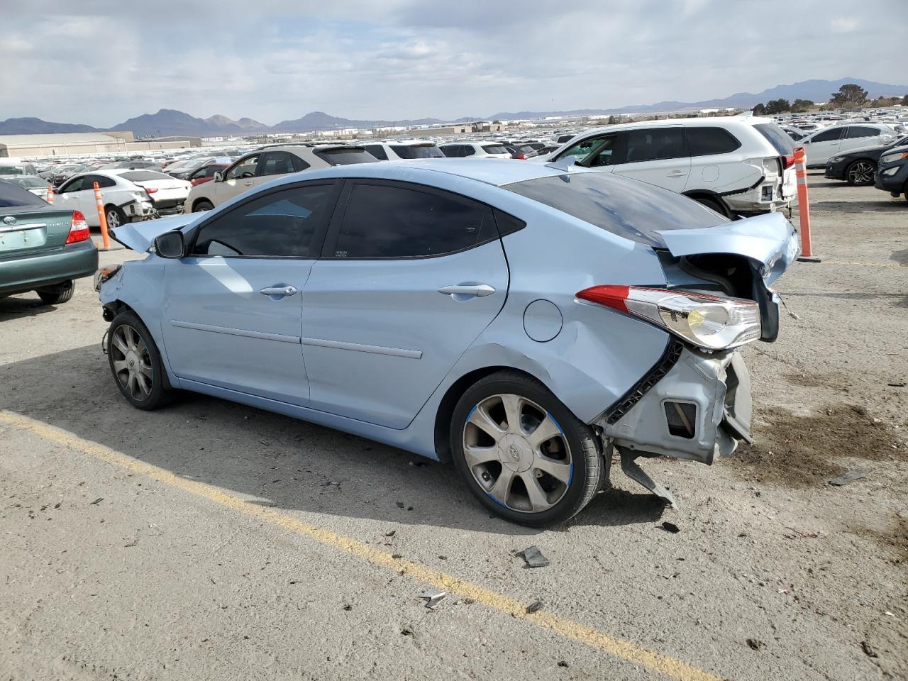 2013 HYUNDAI ELANTRA GL - Image 2