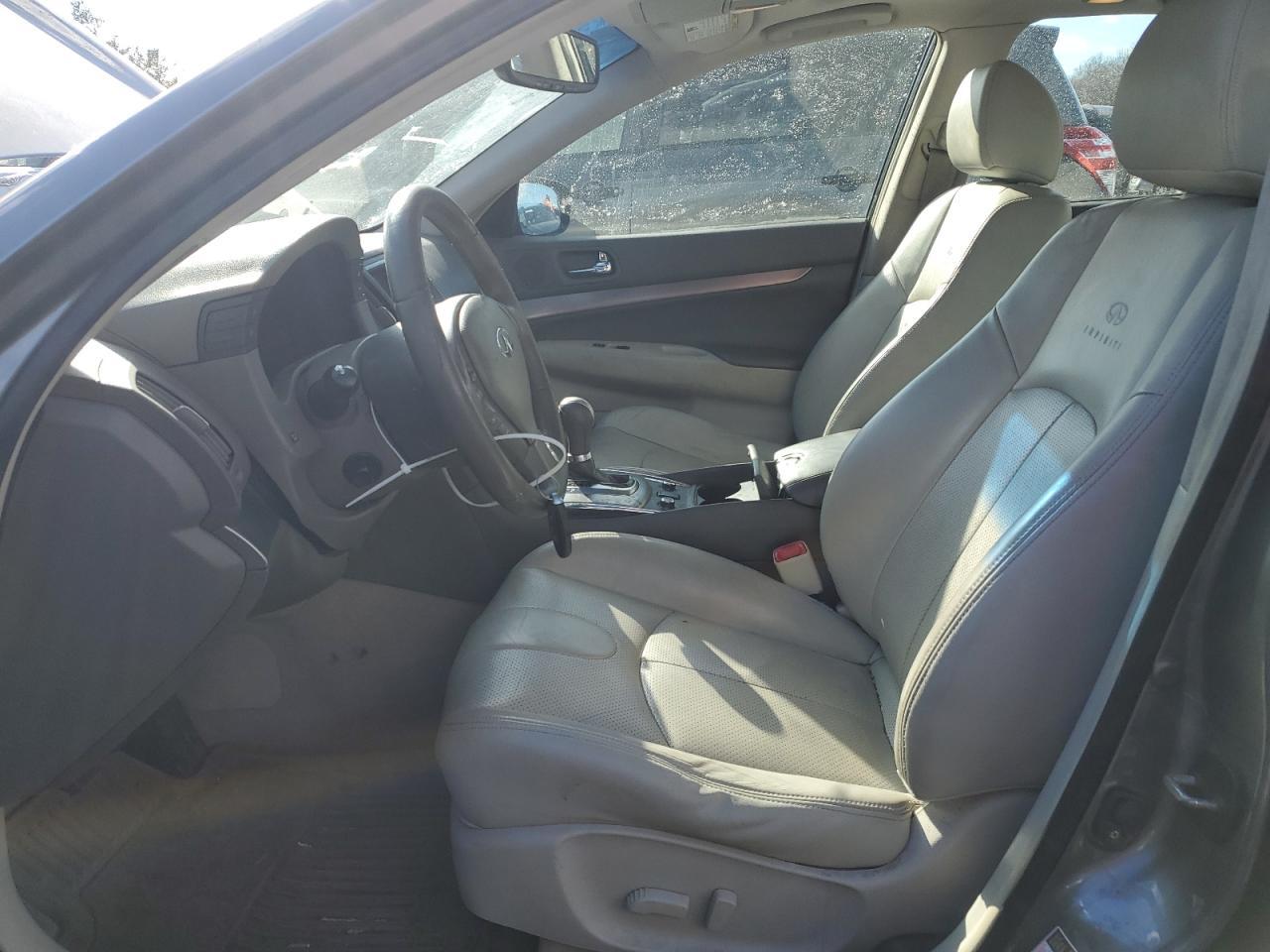 2011 INFINITI G37 - Image 7