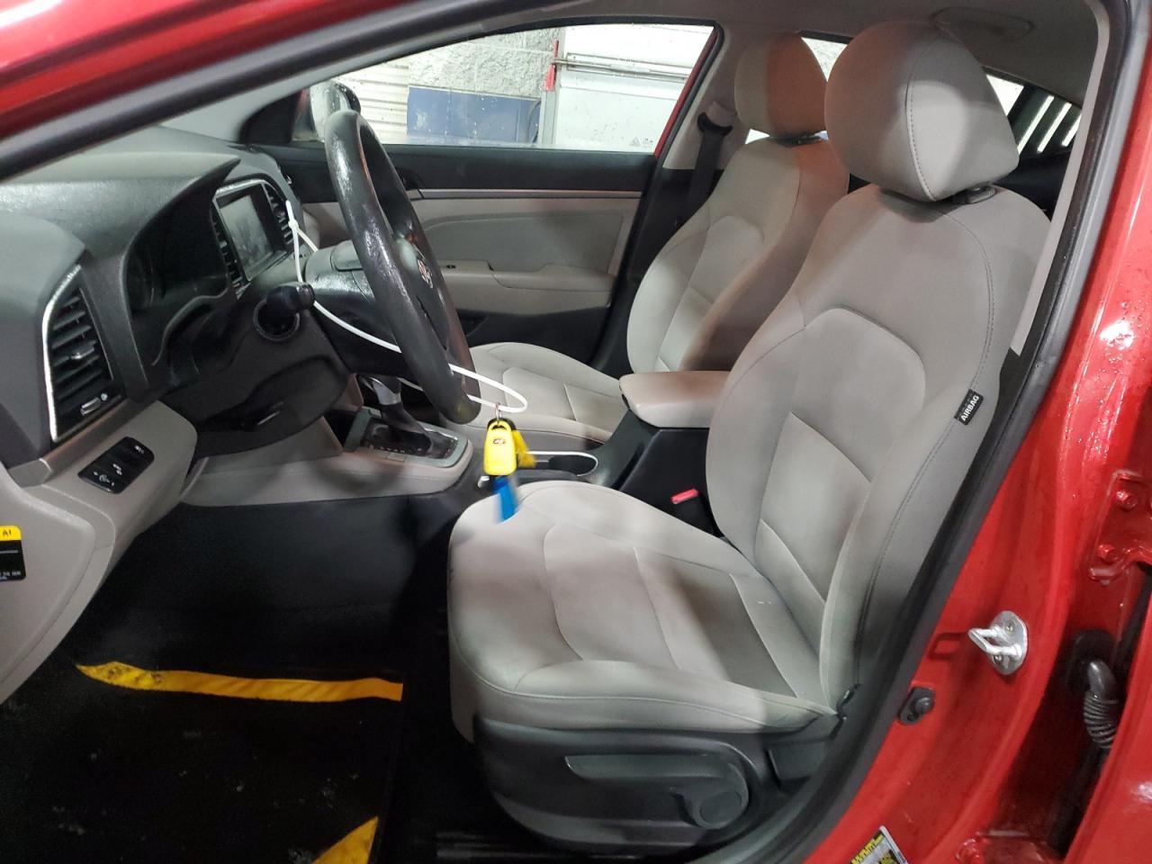 2018 HYUNDAI ELANTRA SE - Фото 7
