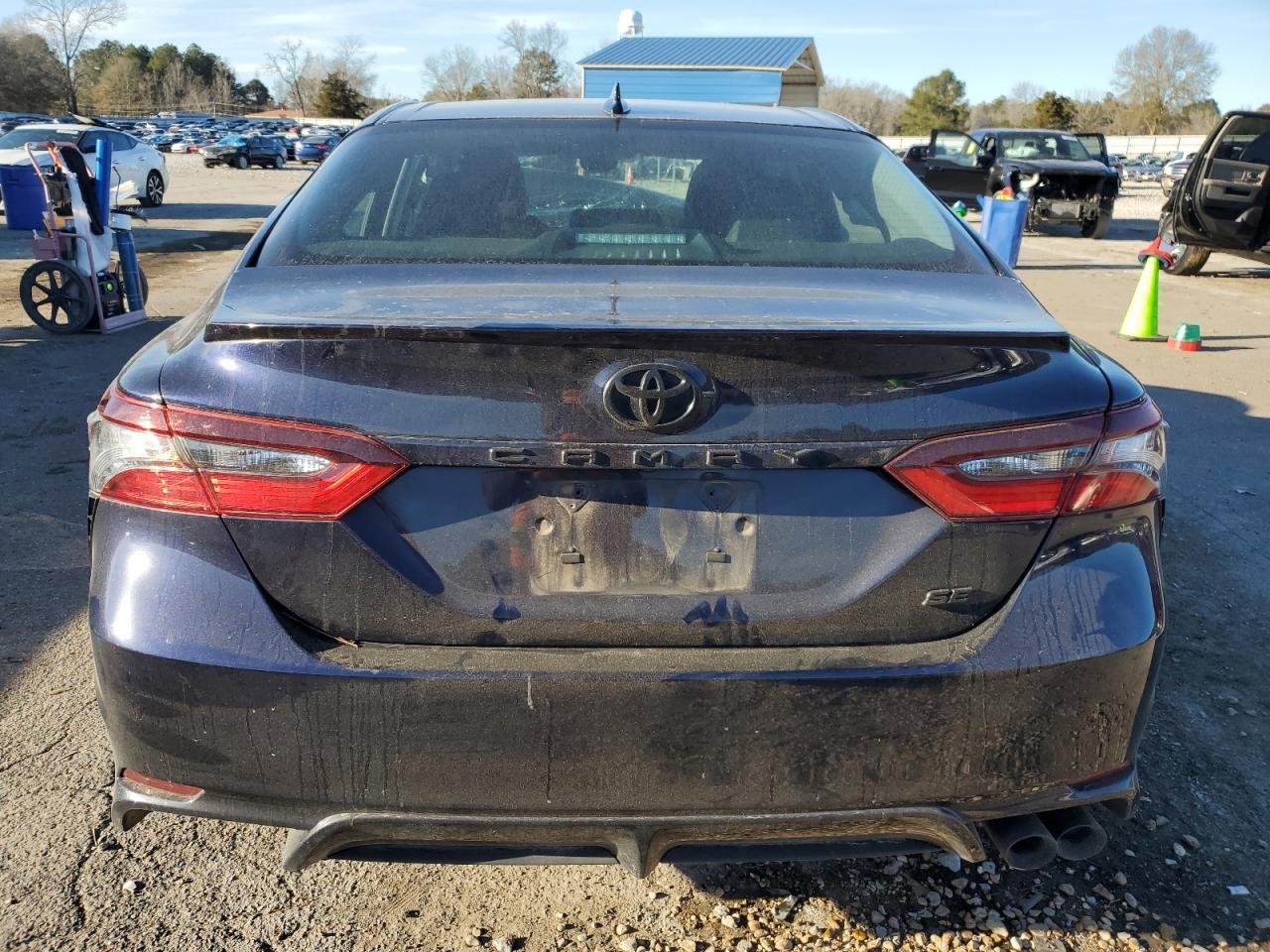2021 TOYOTA CAMRY SE - Фото 6