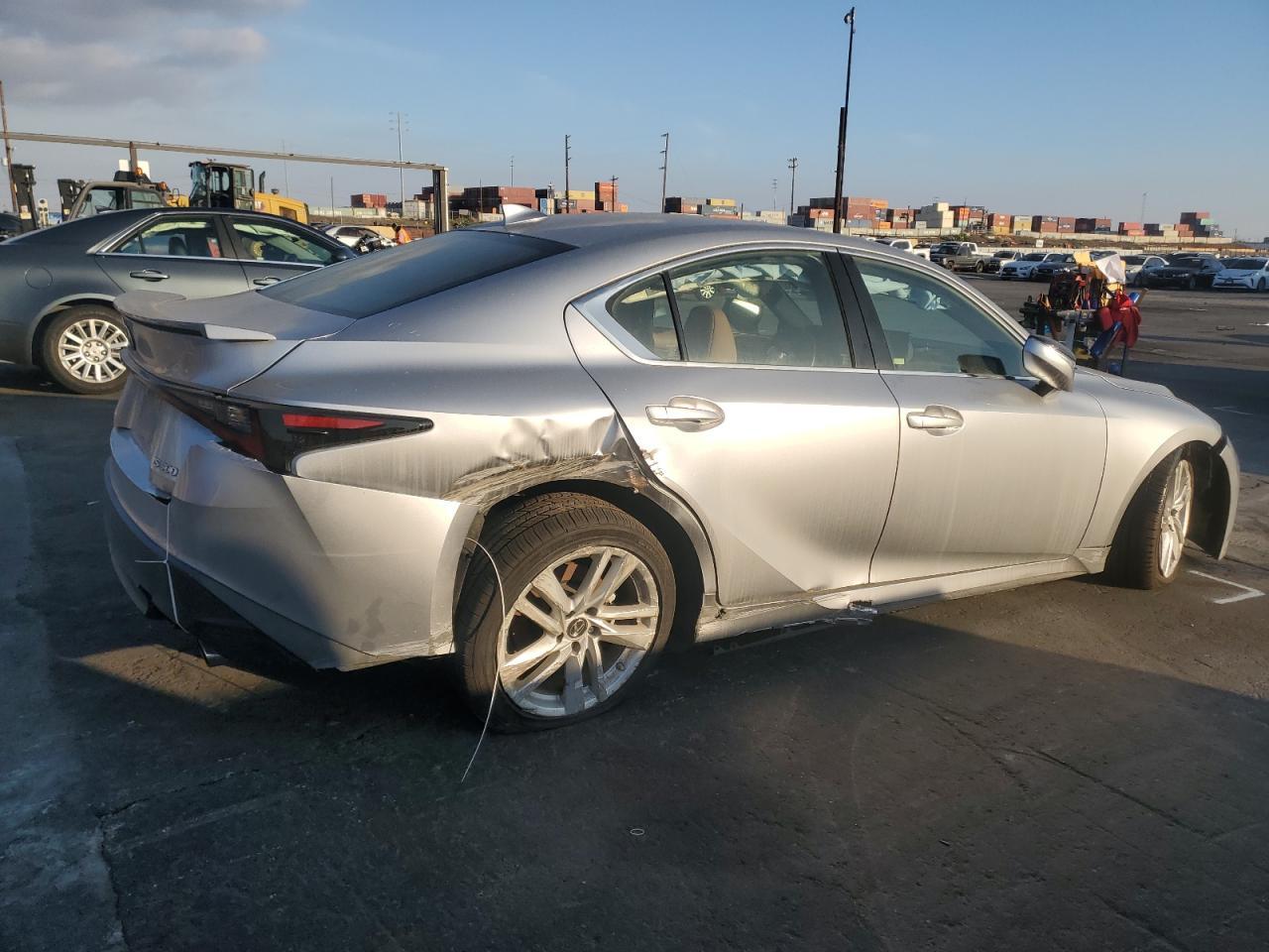 2021 LEXUS IS 300 - Фото 3