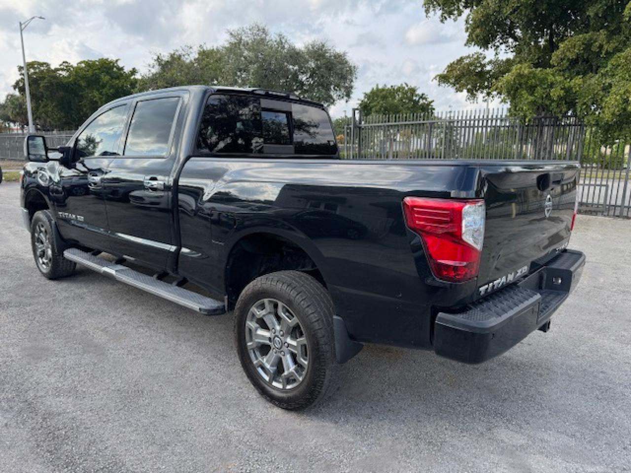 2017 NISSAN TITAN XD S - Image 2