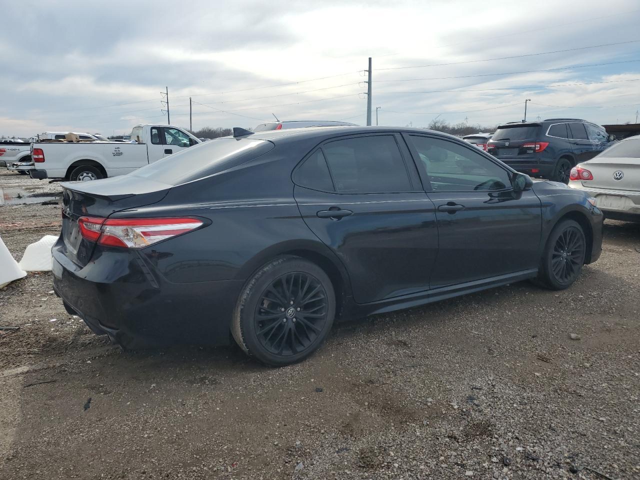 2020 TOYOTA CAMRY SE - Image 3
