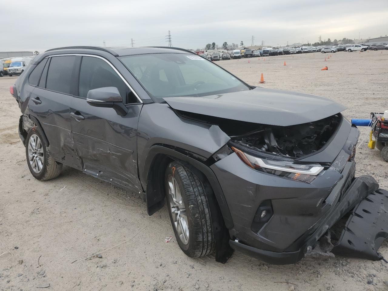 2024 TOYOTA RAV4 XLE P - Image 4