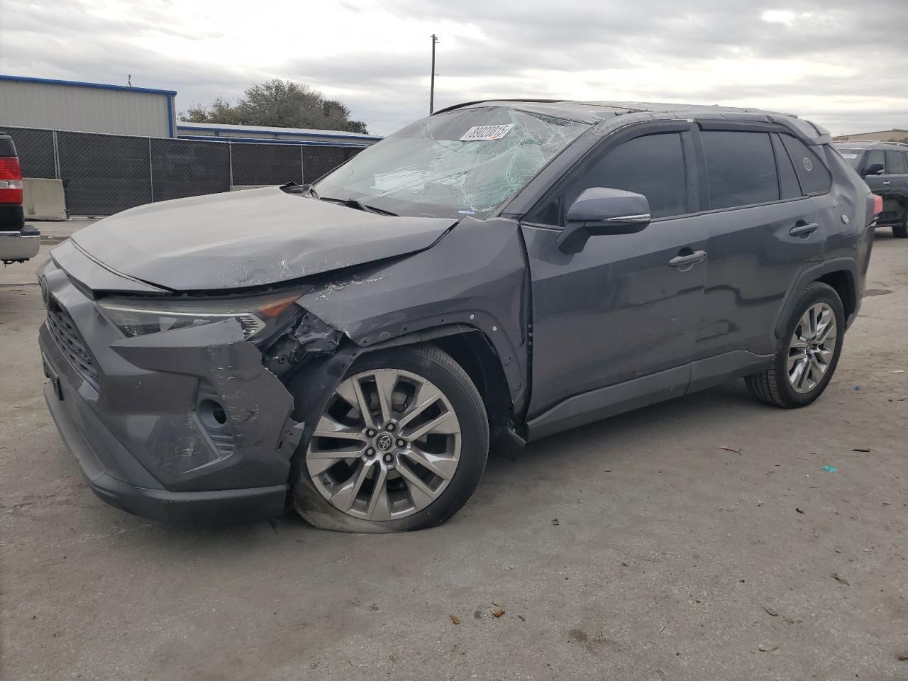 2019 TOYOTA RAV4 XLE P