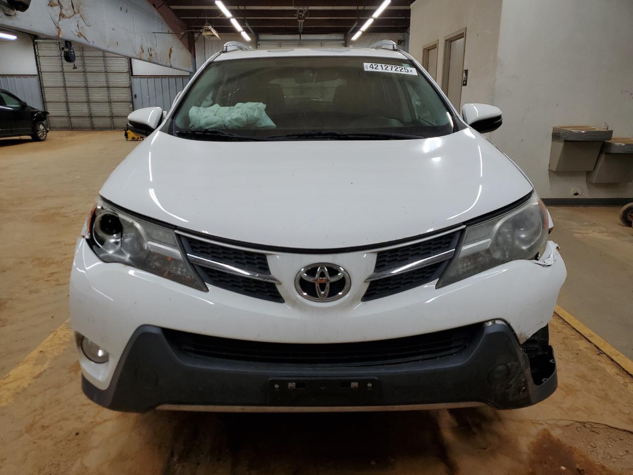 2015 TOYOTA RAV4 XLE - Image 5