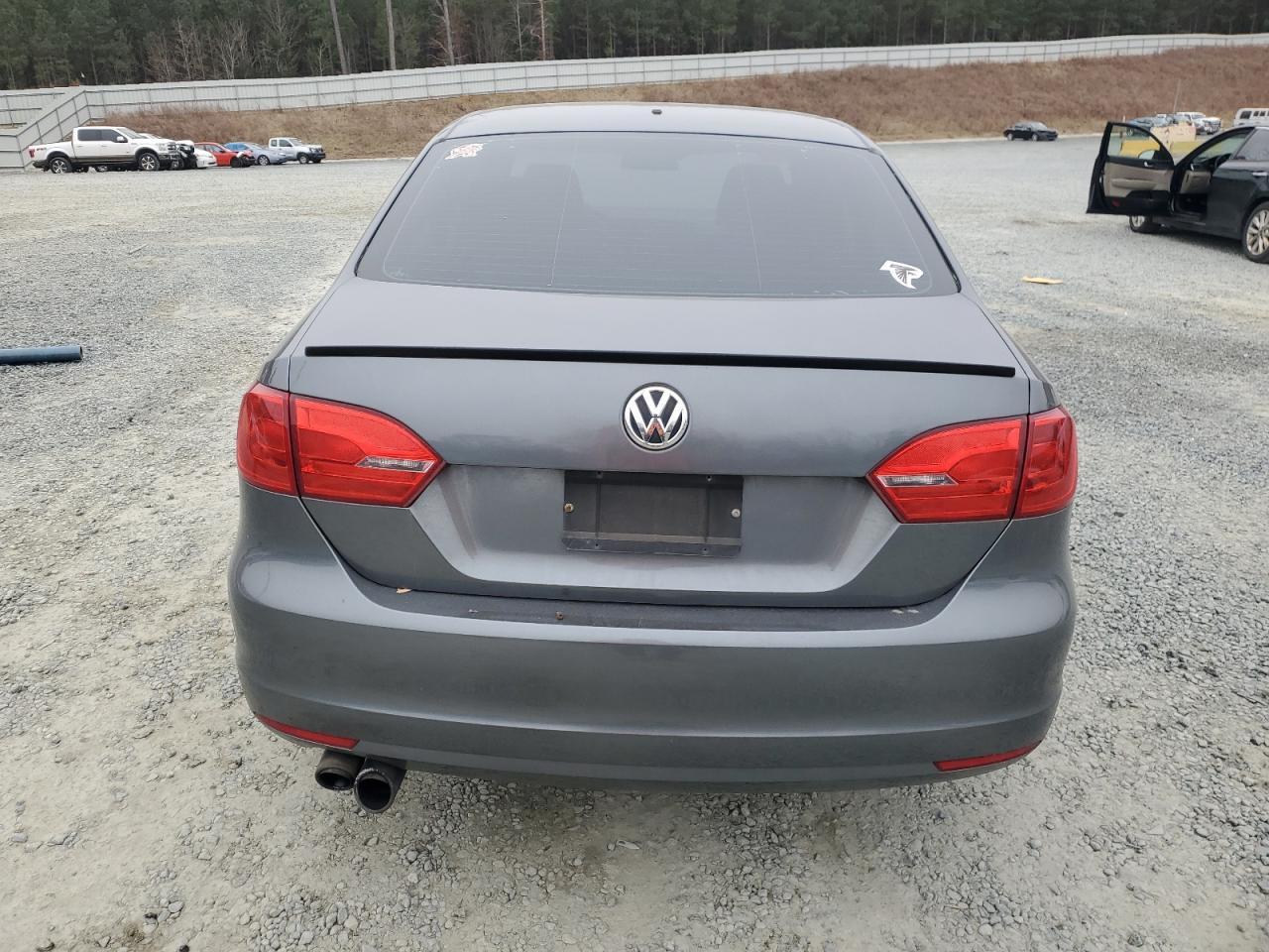 2013 VOLKSWAGEN JETTA BASE - Image 6
