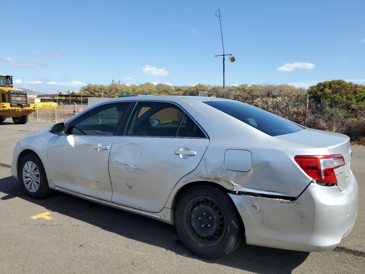 2014 TOYOTA CAMRY L - Фото 2