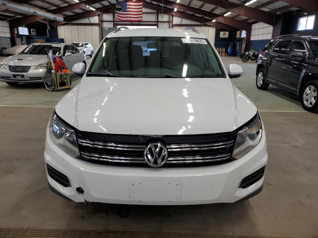 2015 VOLKSWAGEN TIGUAN S - Фото 5