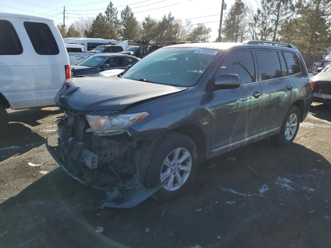 2011 TOYOTA HIGHLANDER