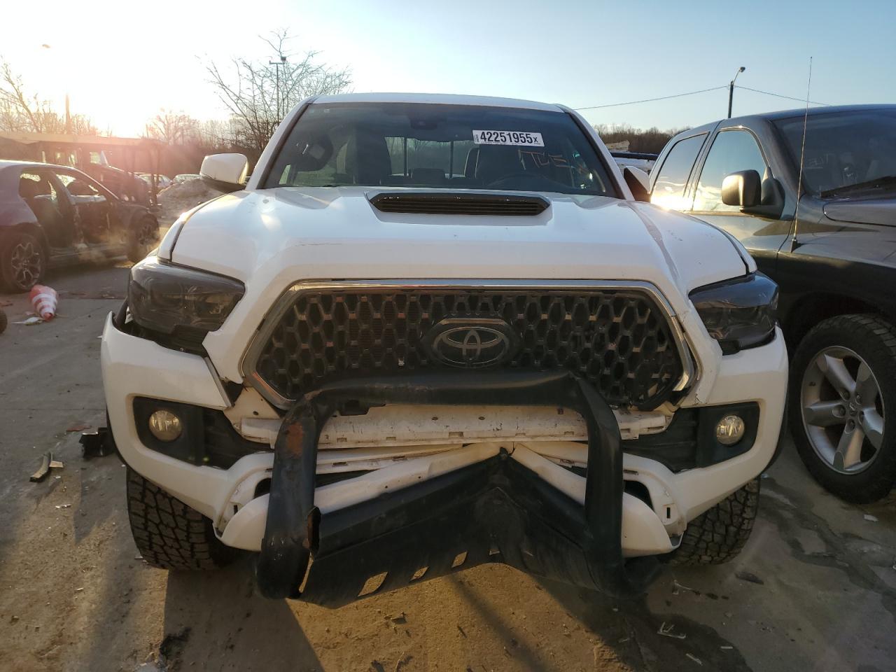2019 TOYOTA TACOMA DOU - Фото 5