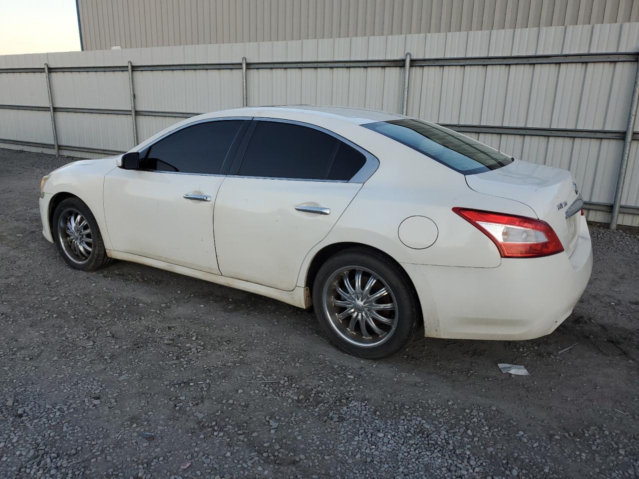 2011 NISSAN MAXIMA S - Image 2