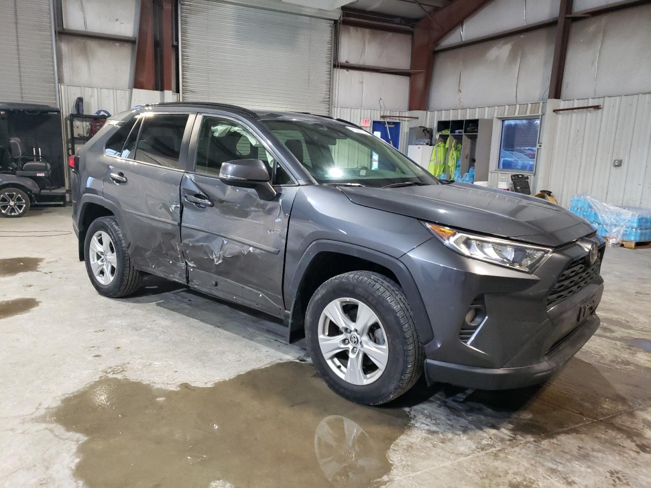 2020 TOYOTA RAV4 XLE - Image 4