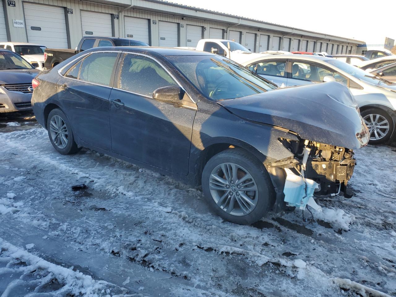 2016 TOYOTA CAMRY LE - Фото 4