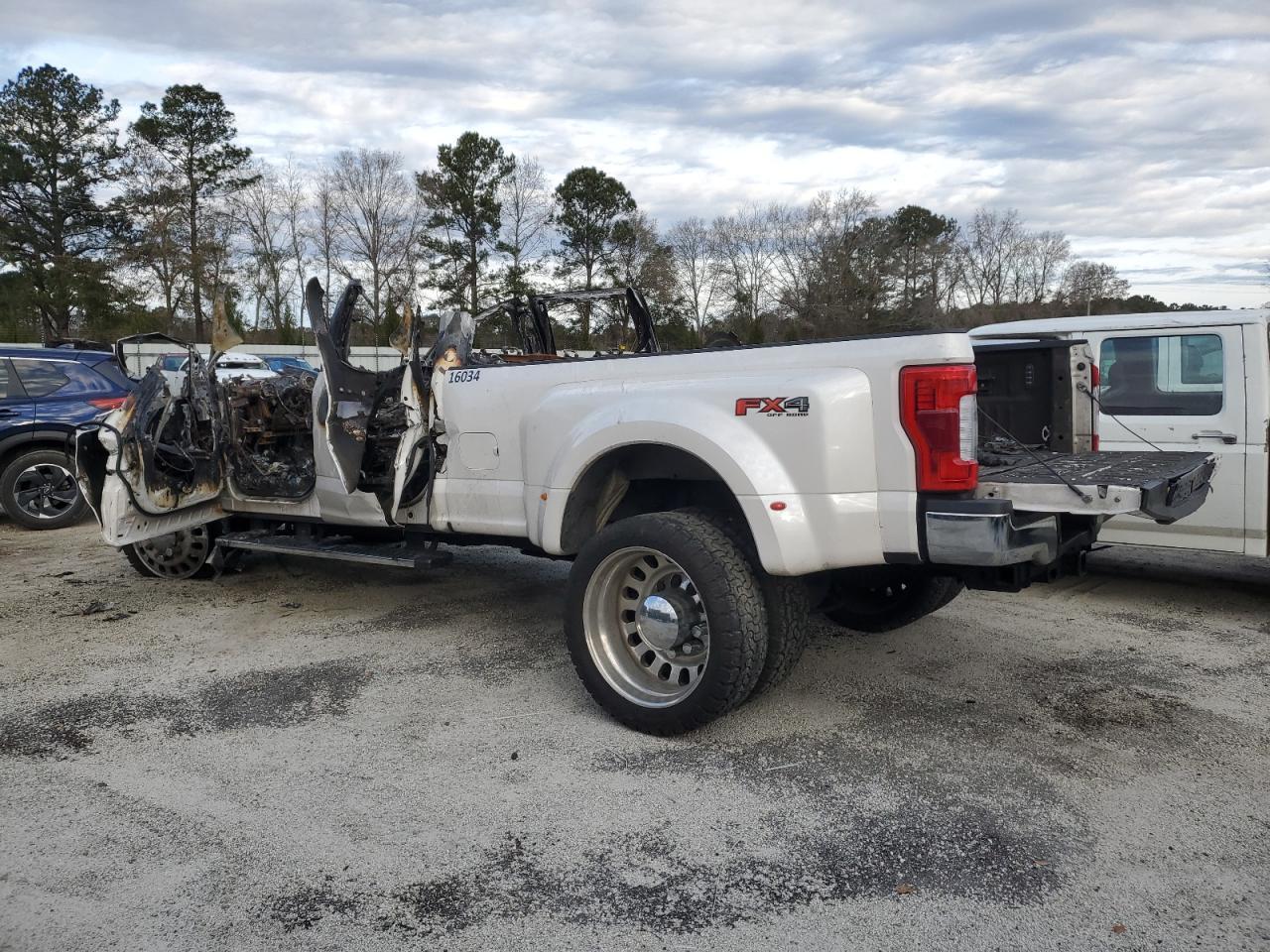 2017 FORD F350 SUPER - Image 2