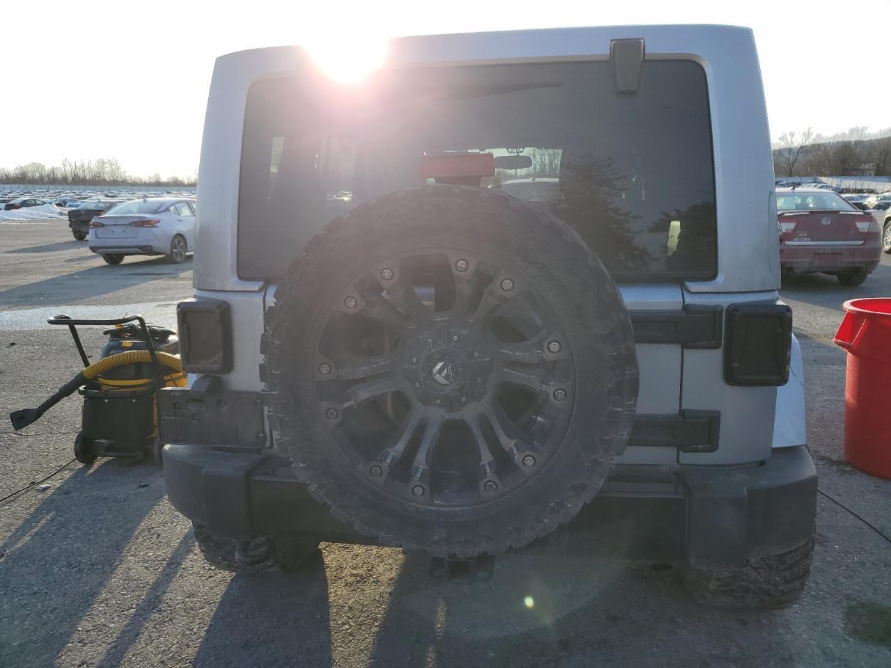 2014 JEEP WRANGLER U - Image 6