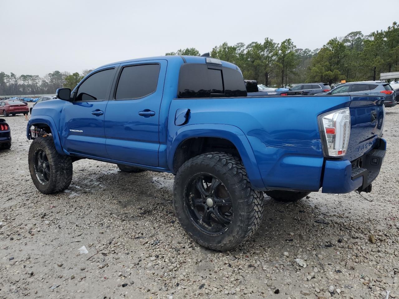 2017 TOYOTA TACOMA DOU - Фото 2
