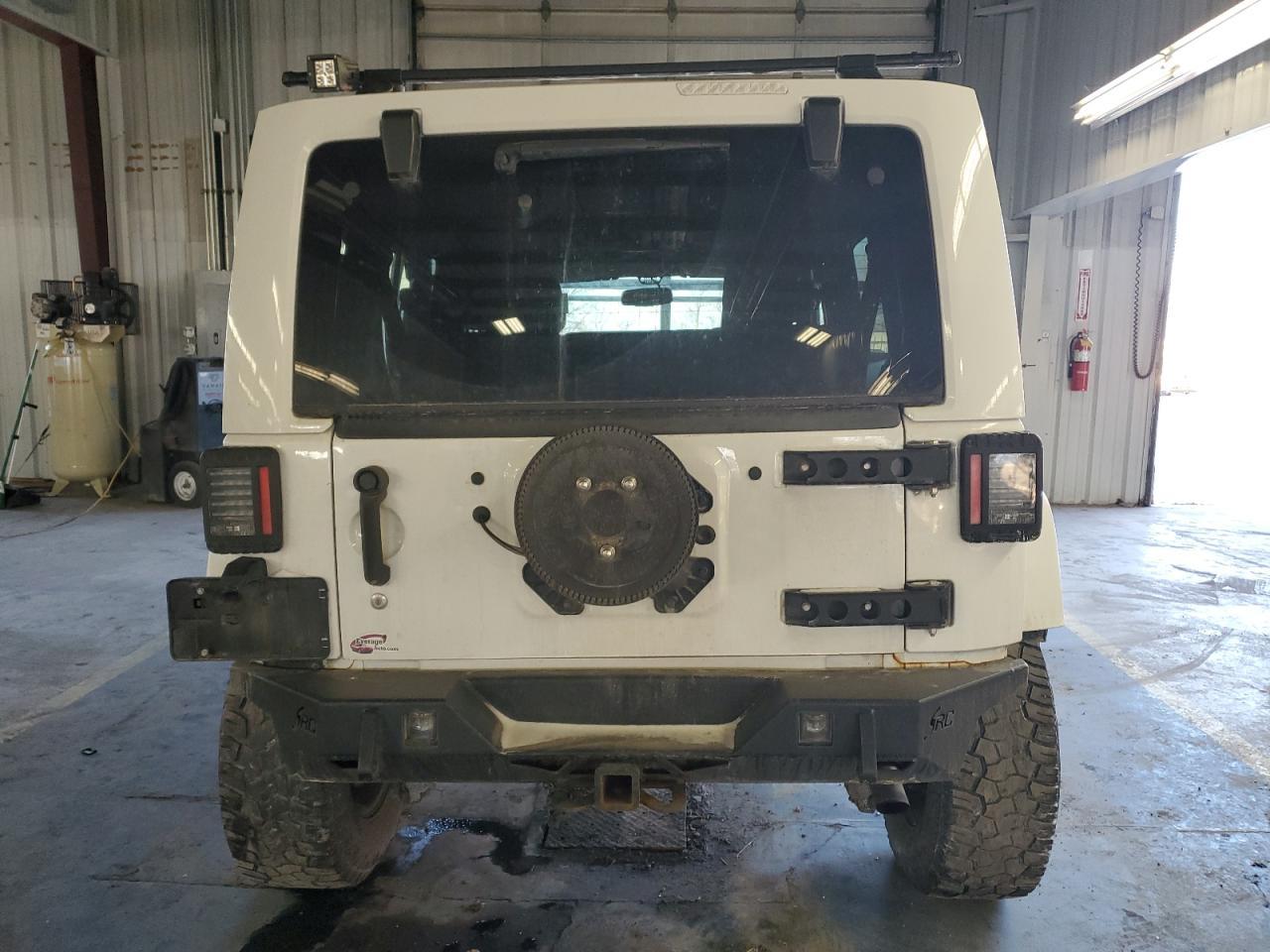 2014 JEEP WRANGLER U - Image 6