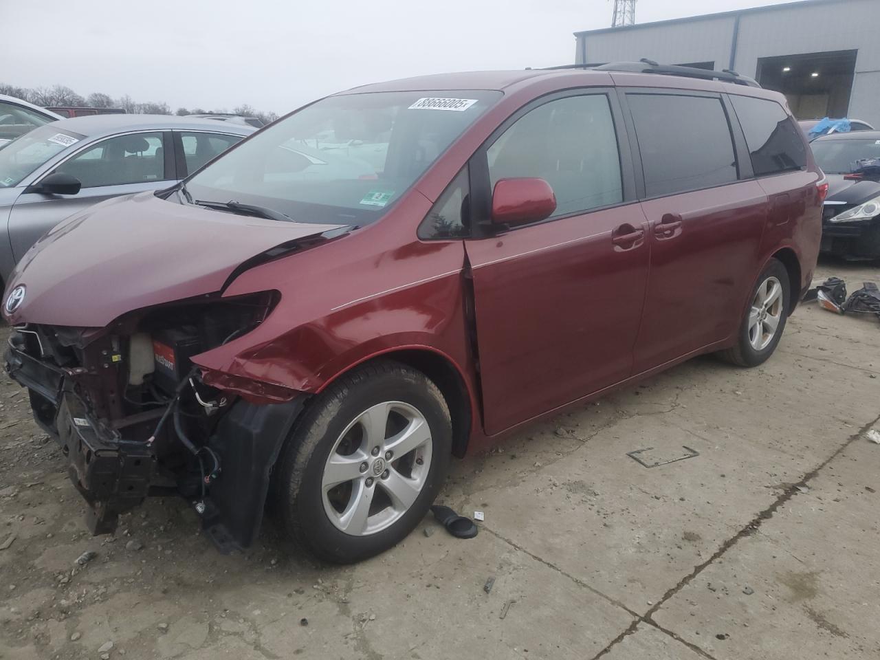 2015 TOYOTA SIENNA LE