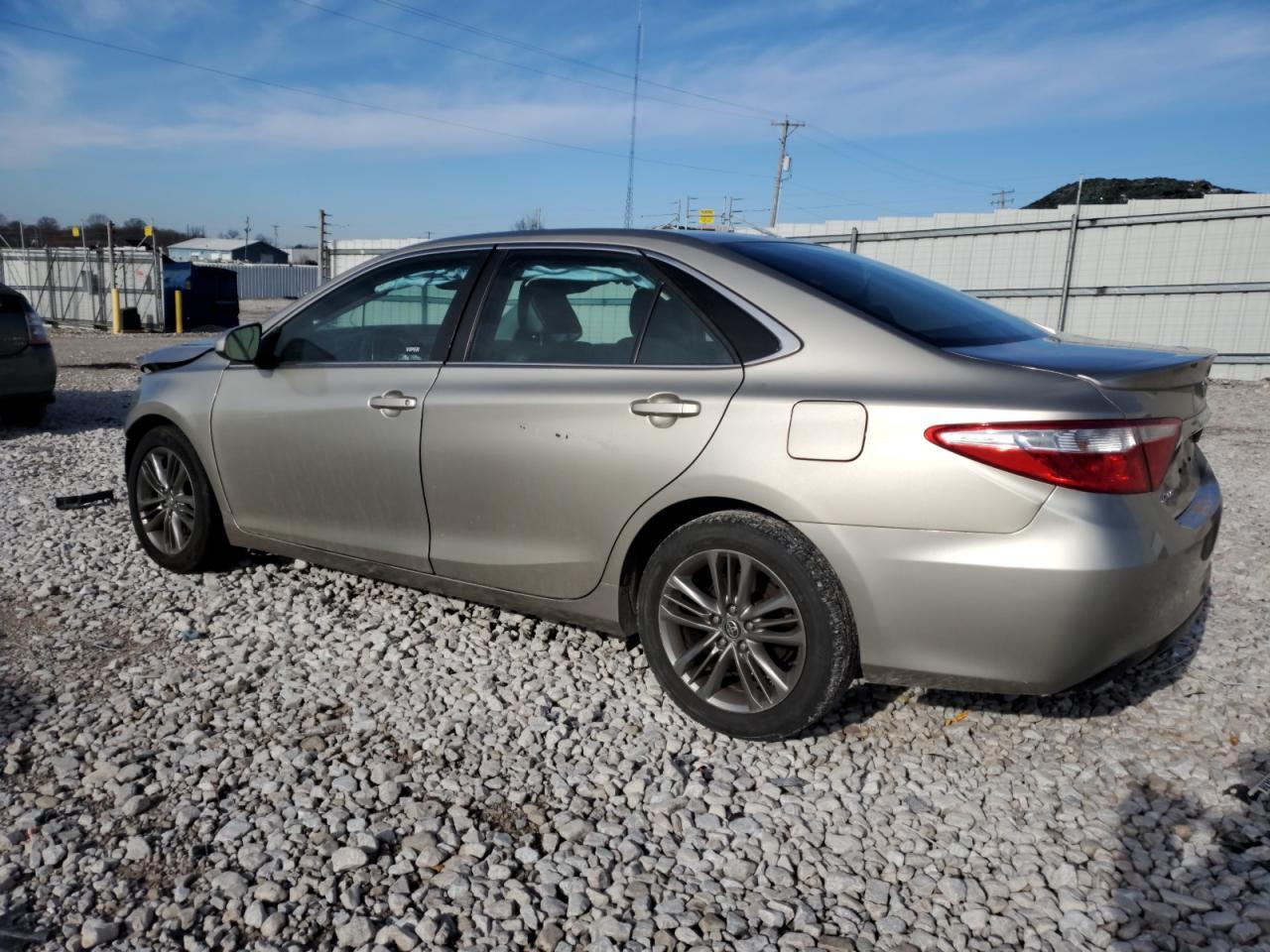 2016 TOYOTA CAMRY LE - Фото 2