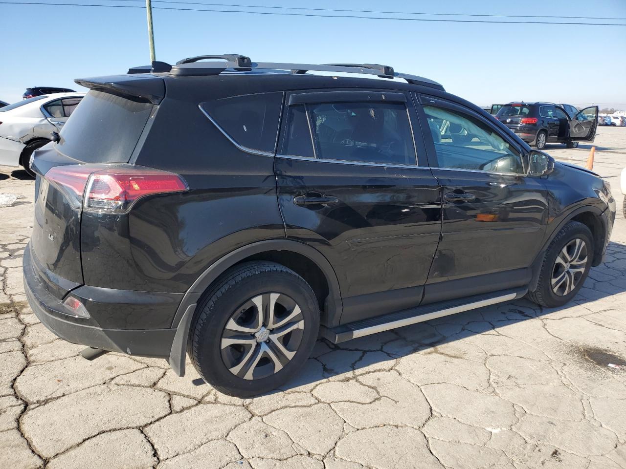 2018 TOYOTA RAV4 LE - Image 3