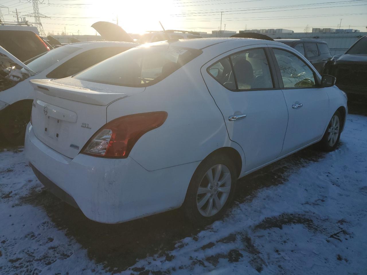2016 NISSAN VERSA S - Фото 3