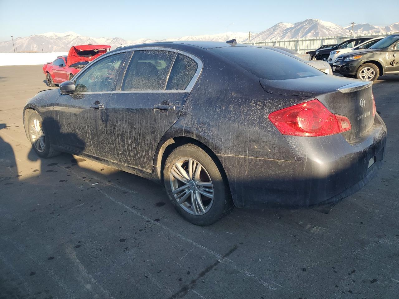 2011 INFINITI G37 - Image 2