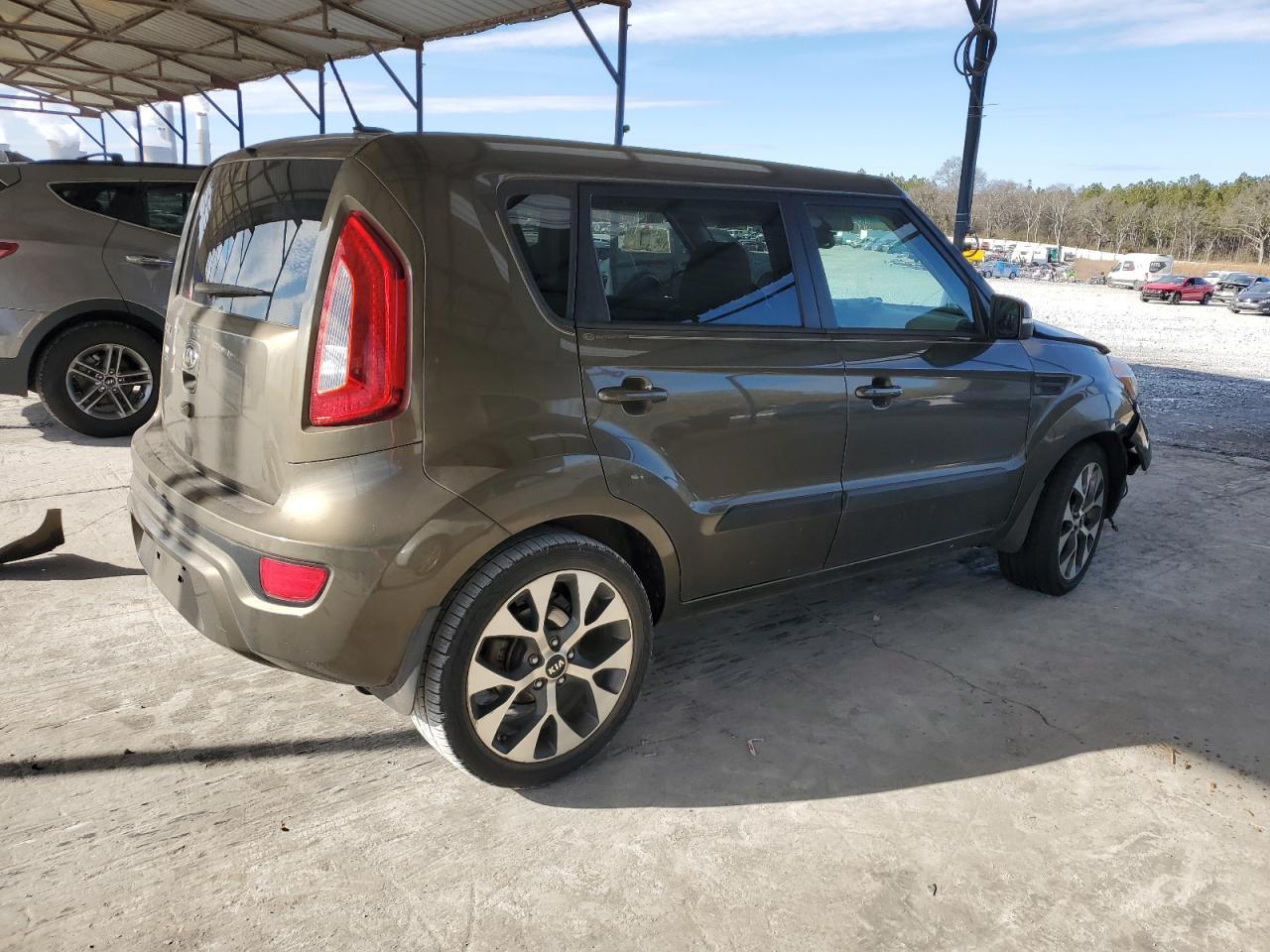 2013 KIA SOUL + - Image 3
