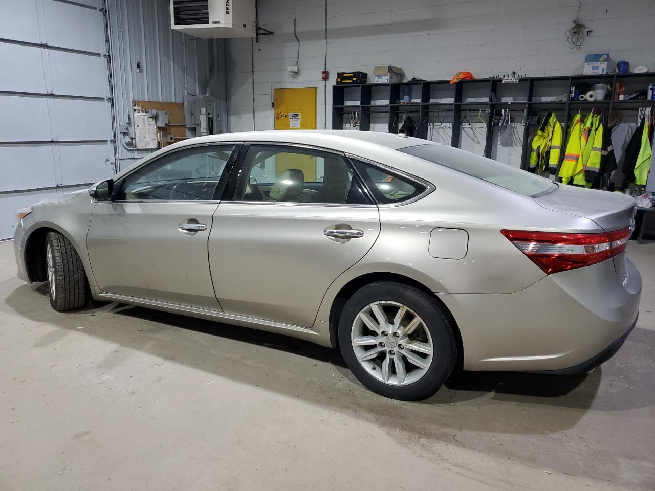 2015 TOYOTA AVALON XLE - Фото 2