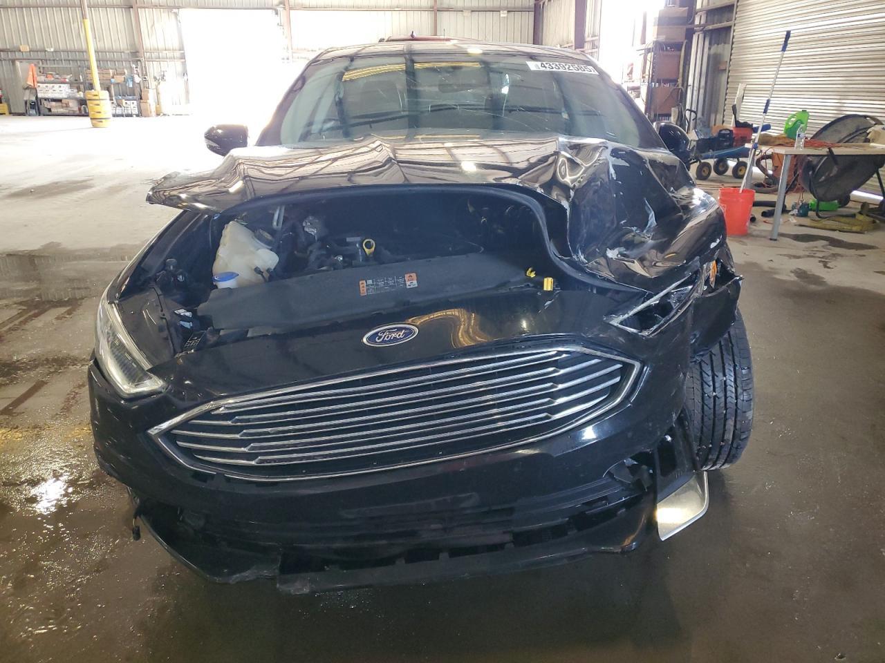 2017 FORD FUSION SE - Image 5