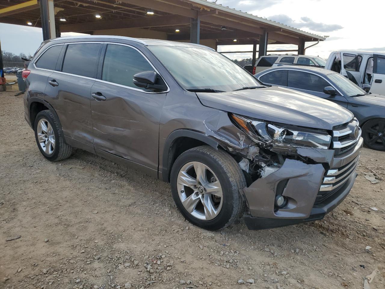 2018 TOYOTA HIGHLANDER - Image 4