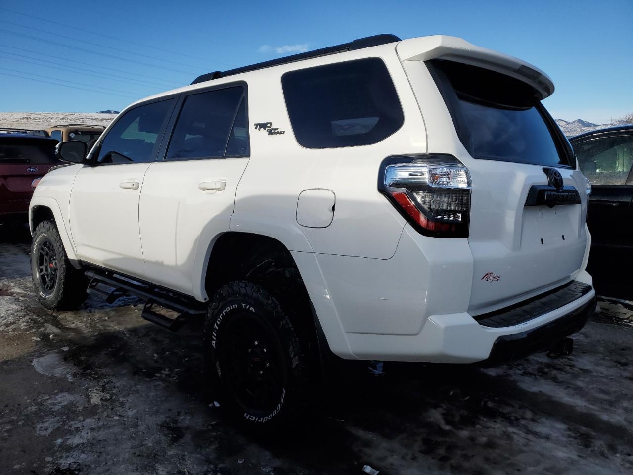 2019 TOYOTA 4RUNNER SR - Фото 2