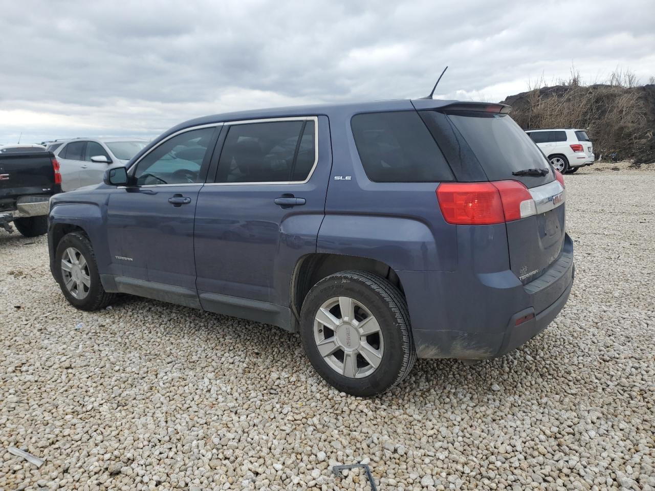 2013 GMC TERRAIN SL - Фото 2