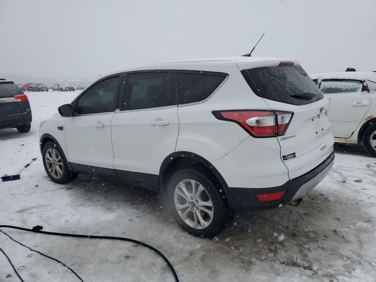 2017 FORD ESCAPE SE - Image 2