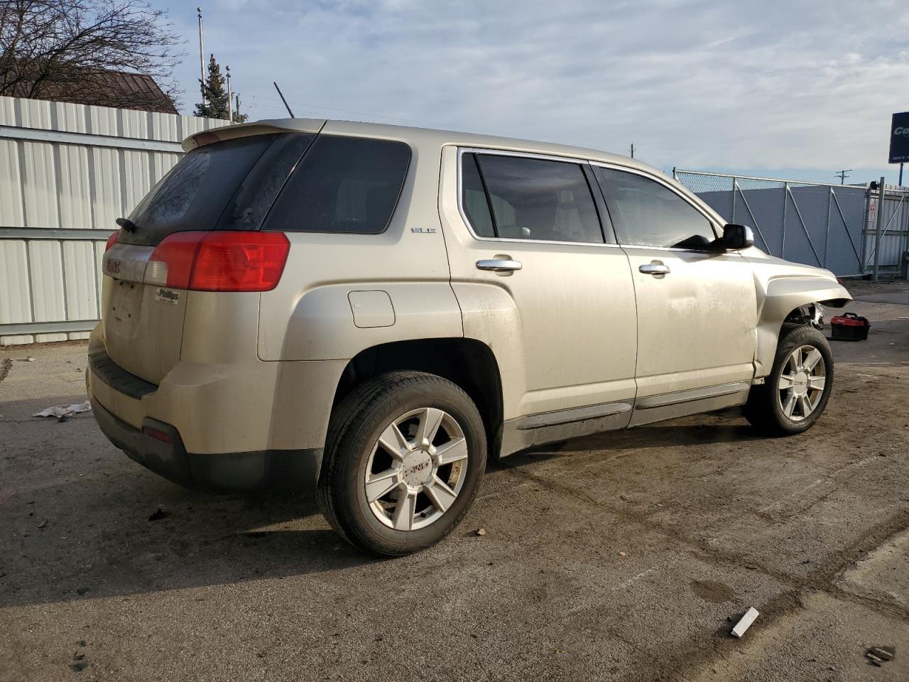 2013 GMC TERRAIN SL - Image 3