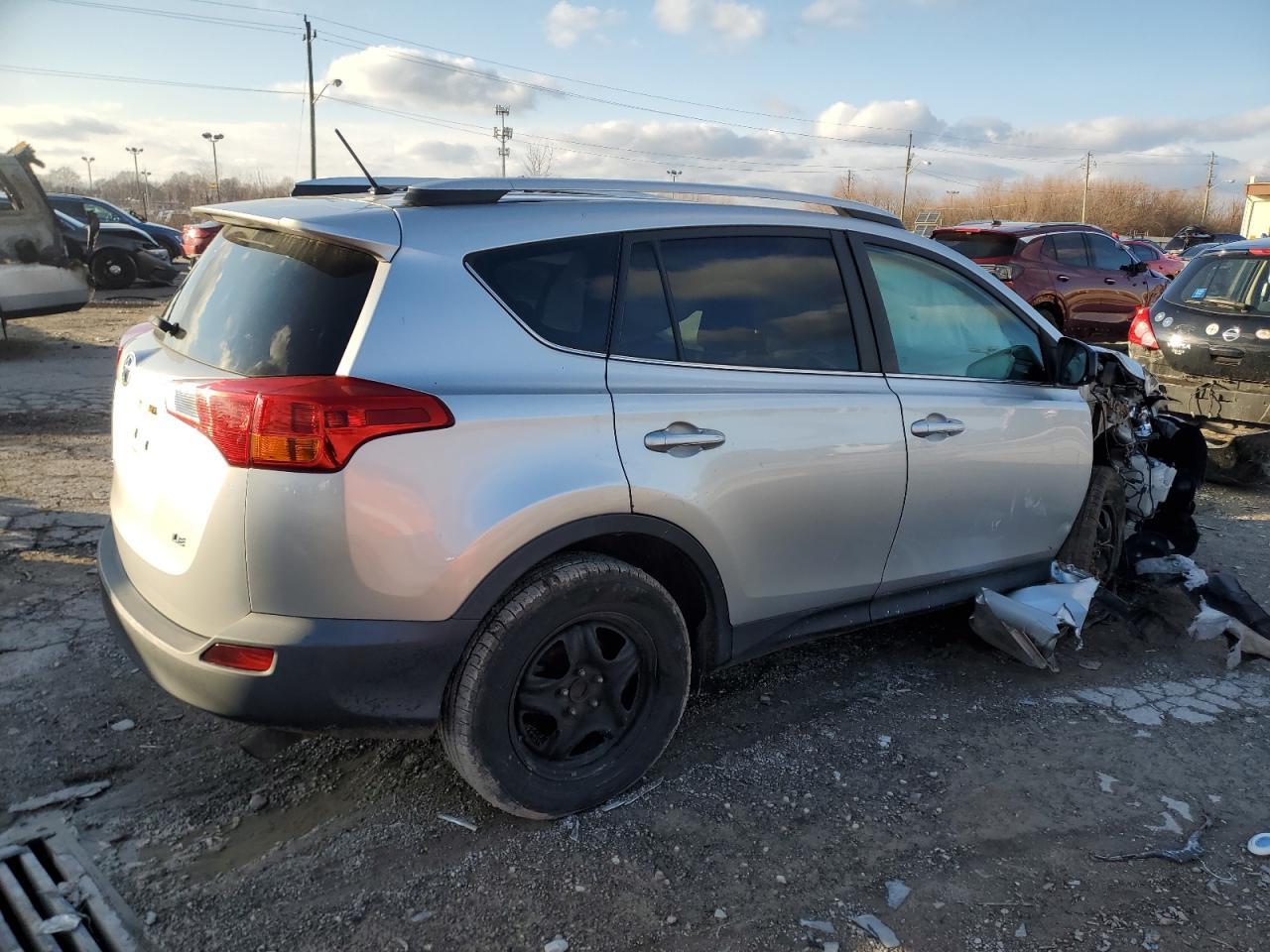 2014 TOYOTA RAV4 LE - Фото 3