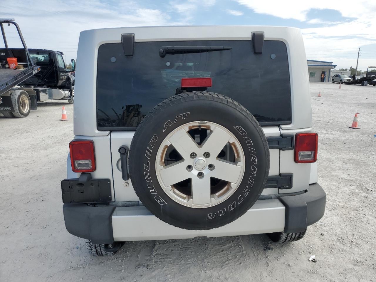 2012 JEEP WRANGLER U - Image 6