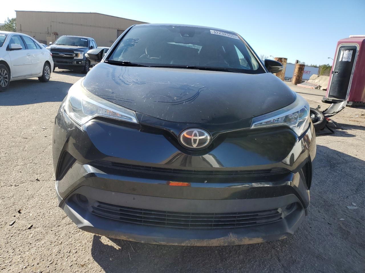 2018 TOYOTA C-HR XLE - Image 5