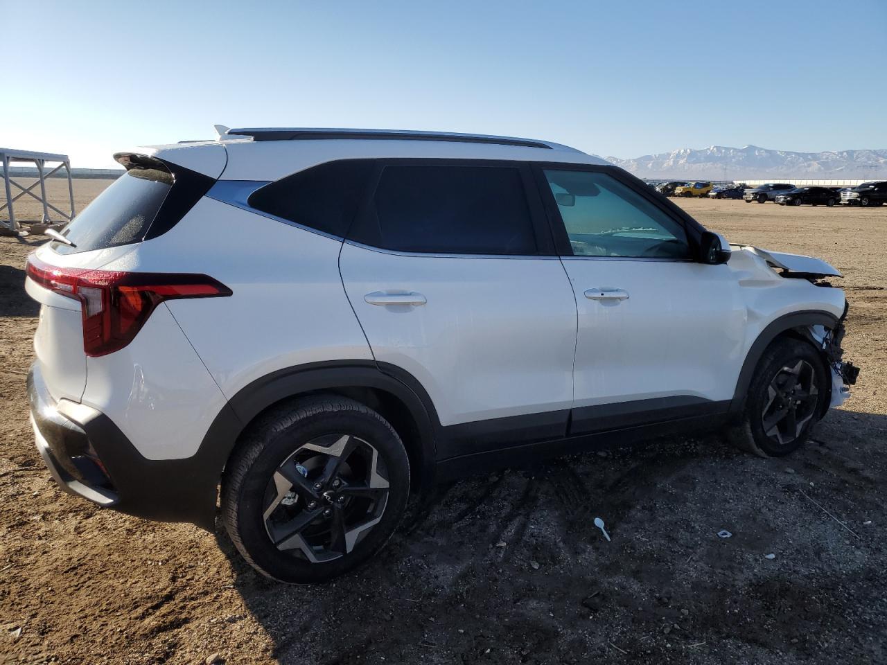 2024 KIA SELTOS EX - Image 3