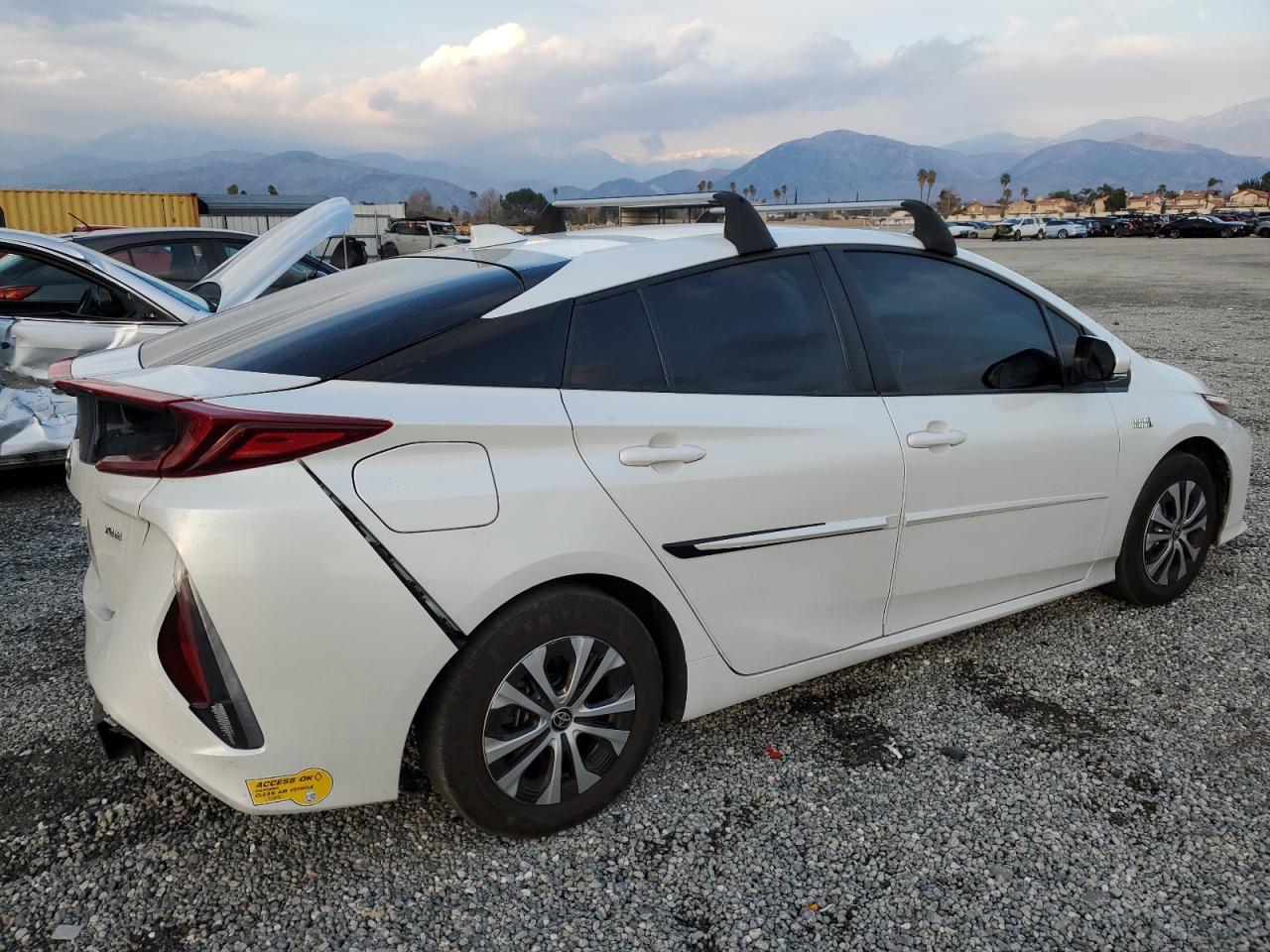 2022 TOYOTA PRIUS PRIM - Image 3