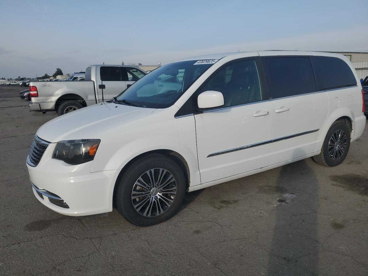 2014 CHRYSLER TOWN & COU