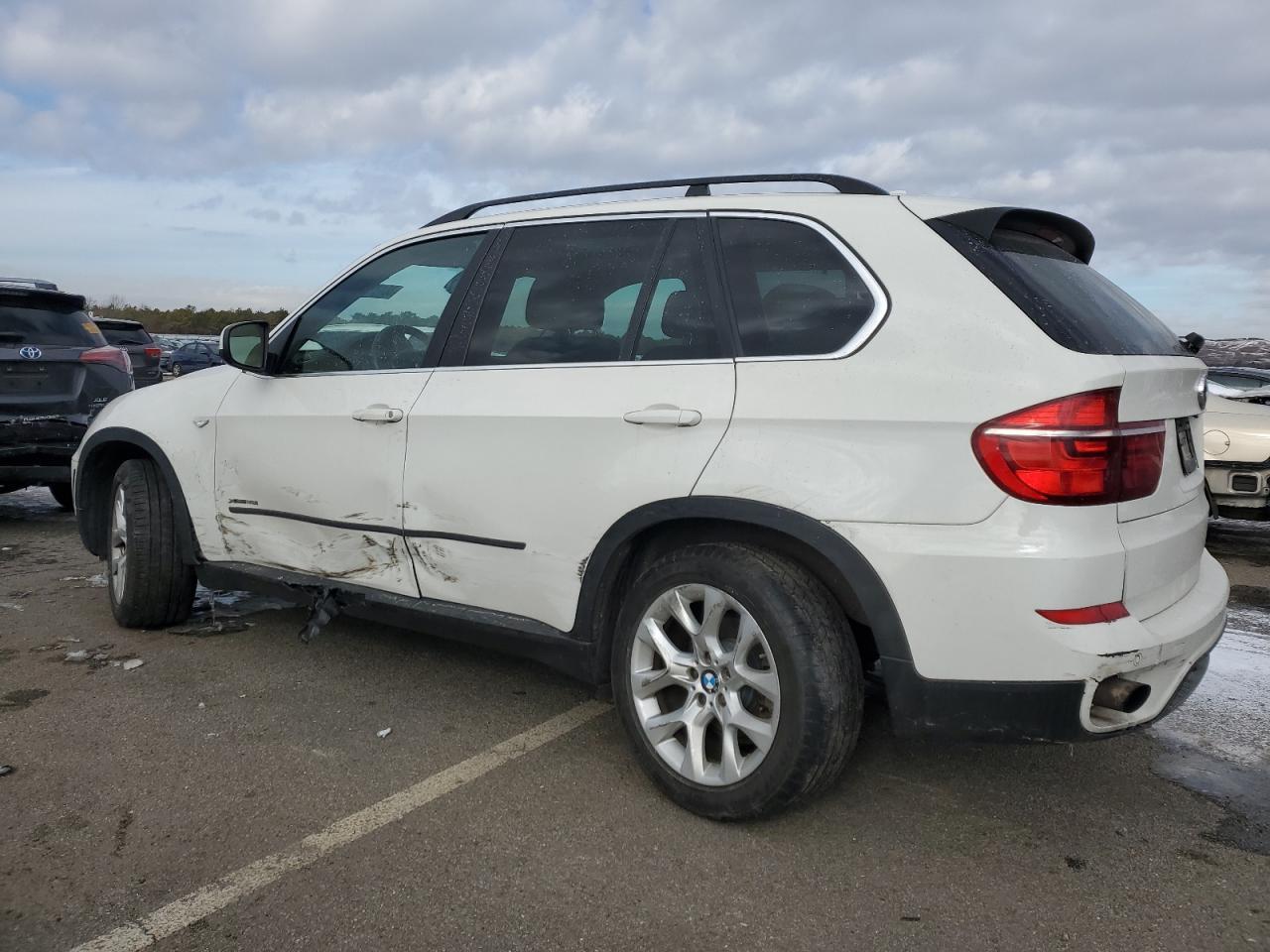 2013 BMW X5 XDRIVE3 - Image 2