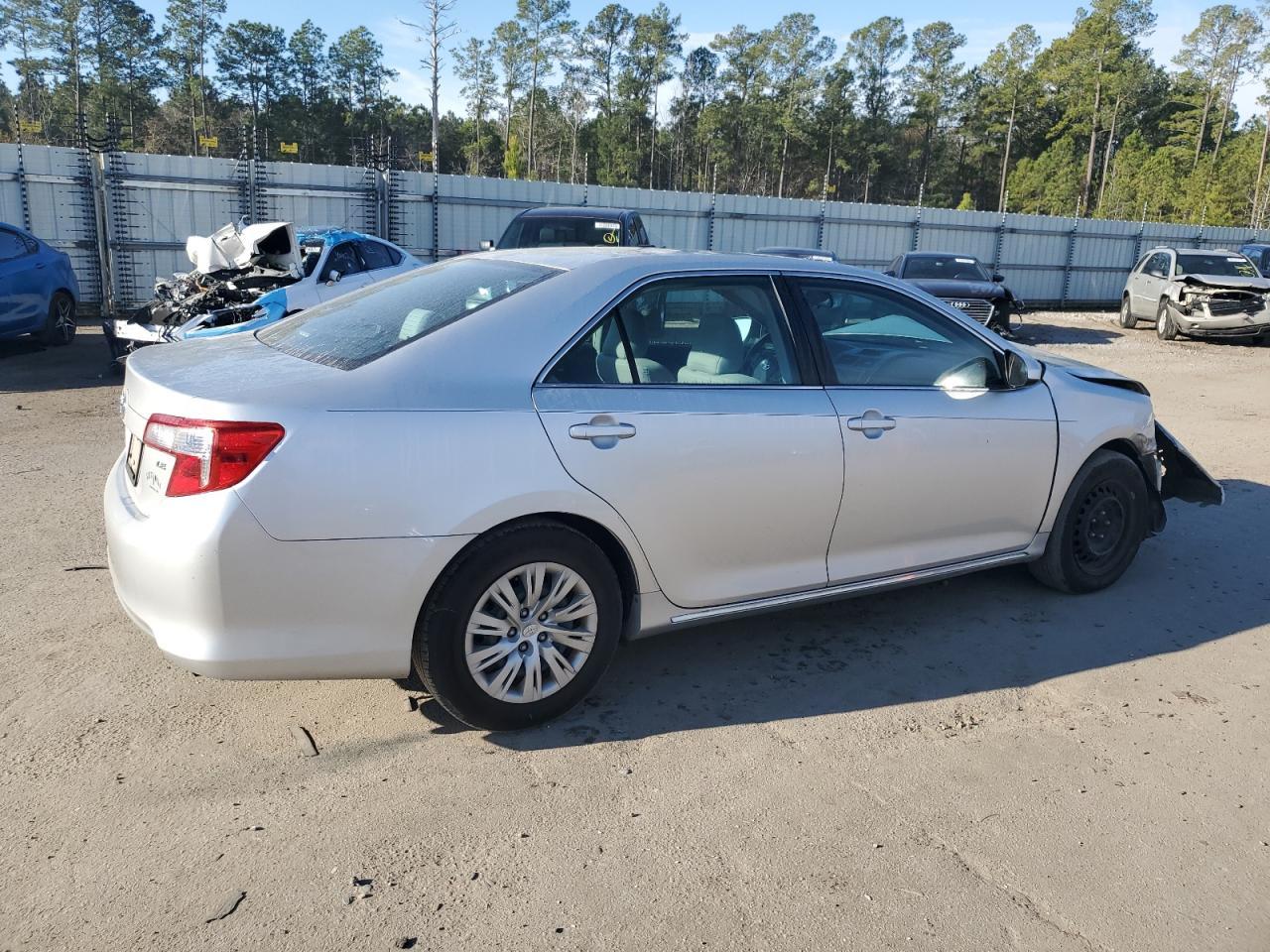 2014 TOYOTA CAMRY L - Image 3