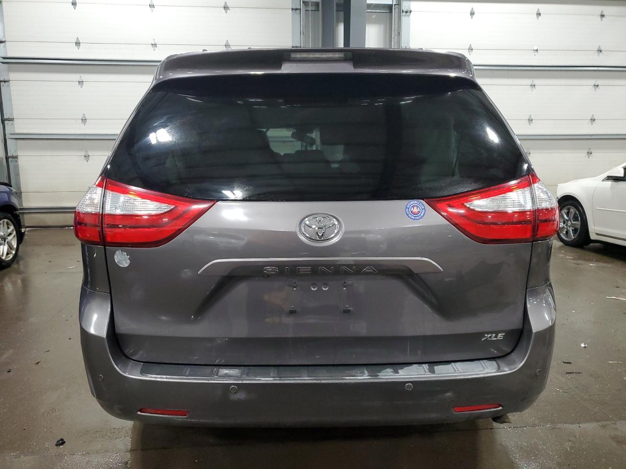 2015 TOYOTA SIENNA XLE - Фото 6