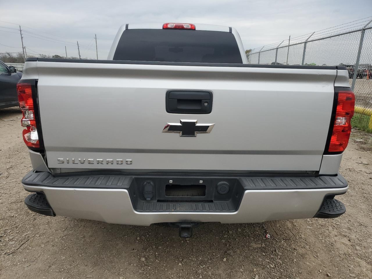 2017 CHEVROLET SILVERADO - Image 6