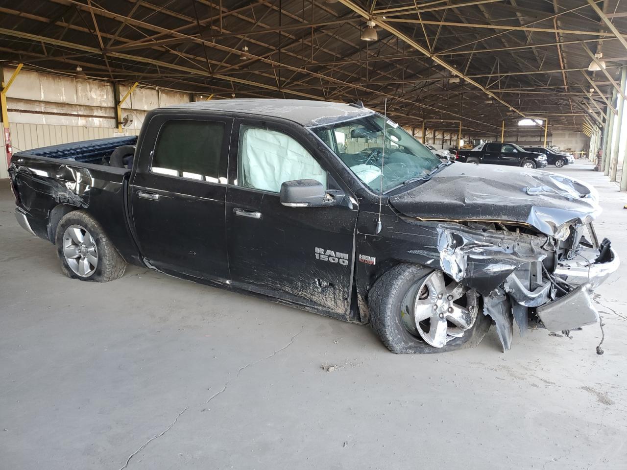 2015 RAM 1500 SLT - Image 4